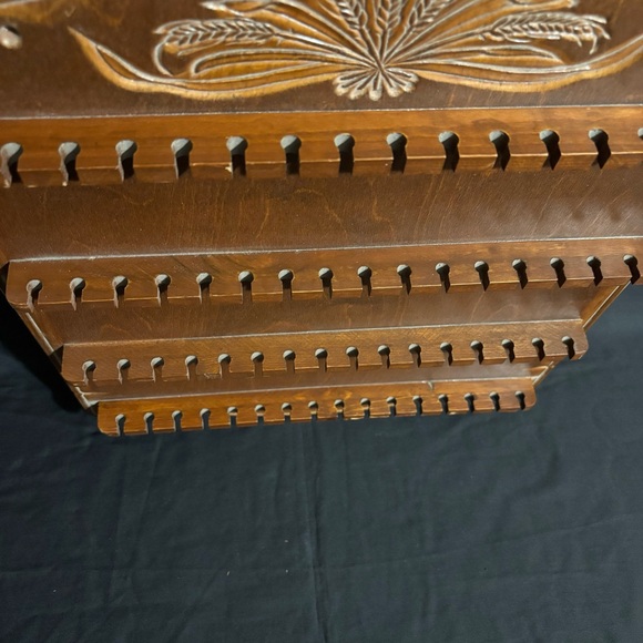 Vtg. Wood Carved Wheat Motif Wall Display with 64-slots for Collectible Spoons - Picture 4 of 6